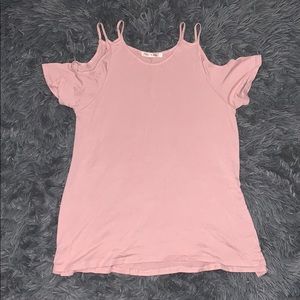 Cut out shoulder pink top!